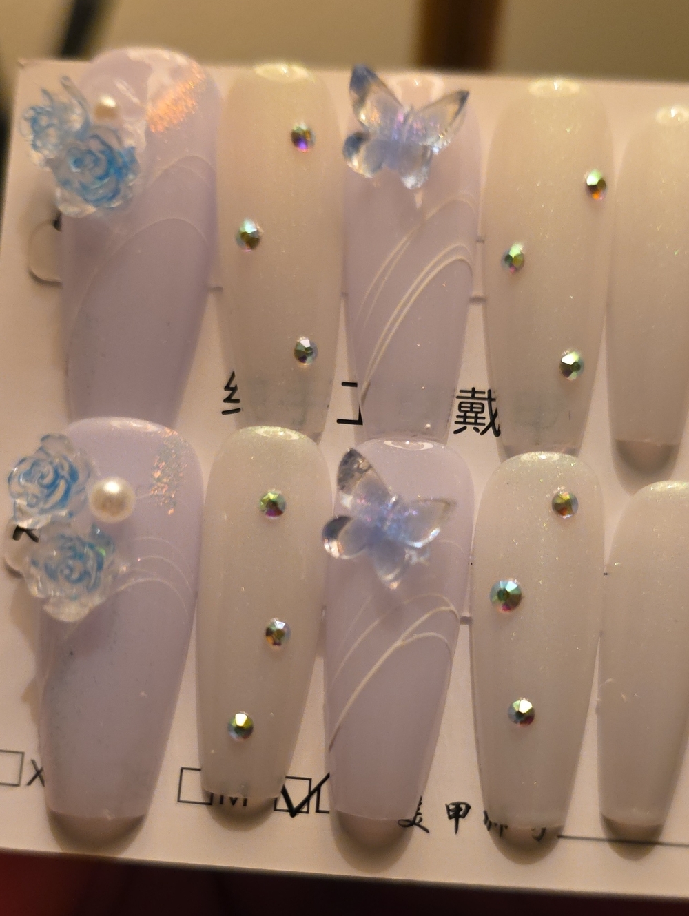Elegant Lavender Press-On Nails with Rhinestones & 3D Accents Size Large